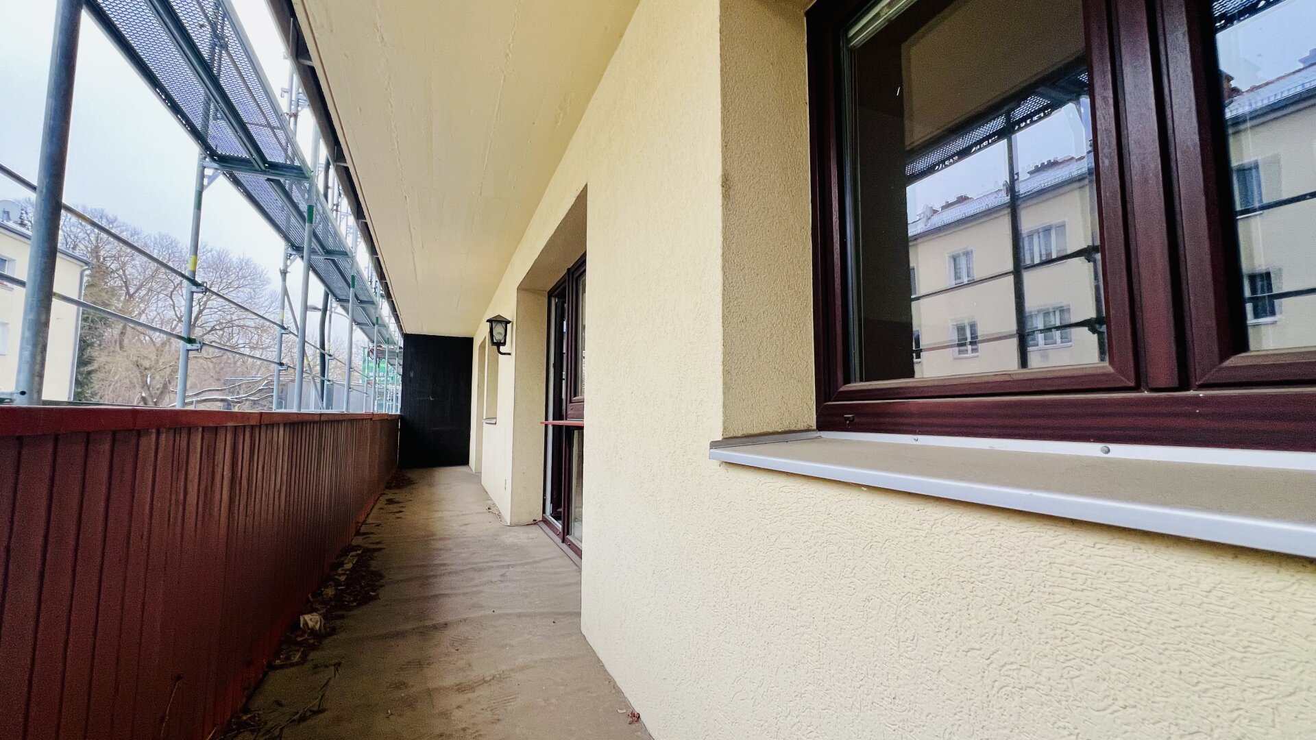 Sanierungsbedürftig light - Frühstückssonne auf der Loggia - Grüner Weitblick - Ruhelage - gute Raumaufteilung - Top Infrastruktur