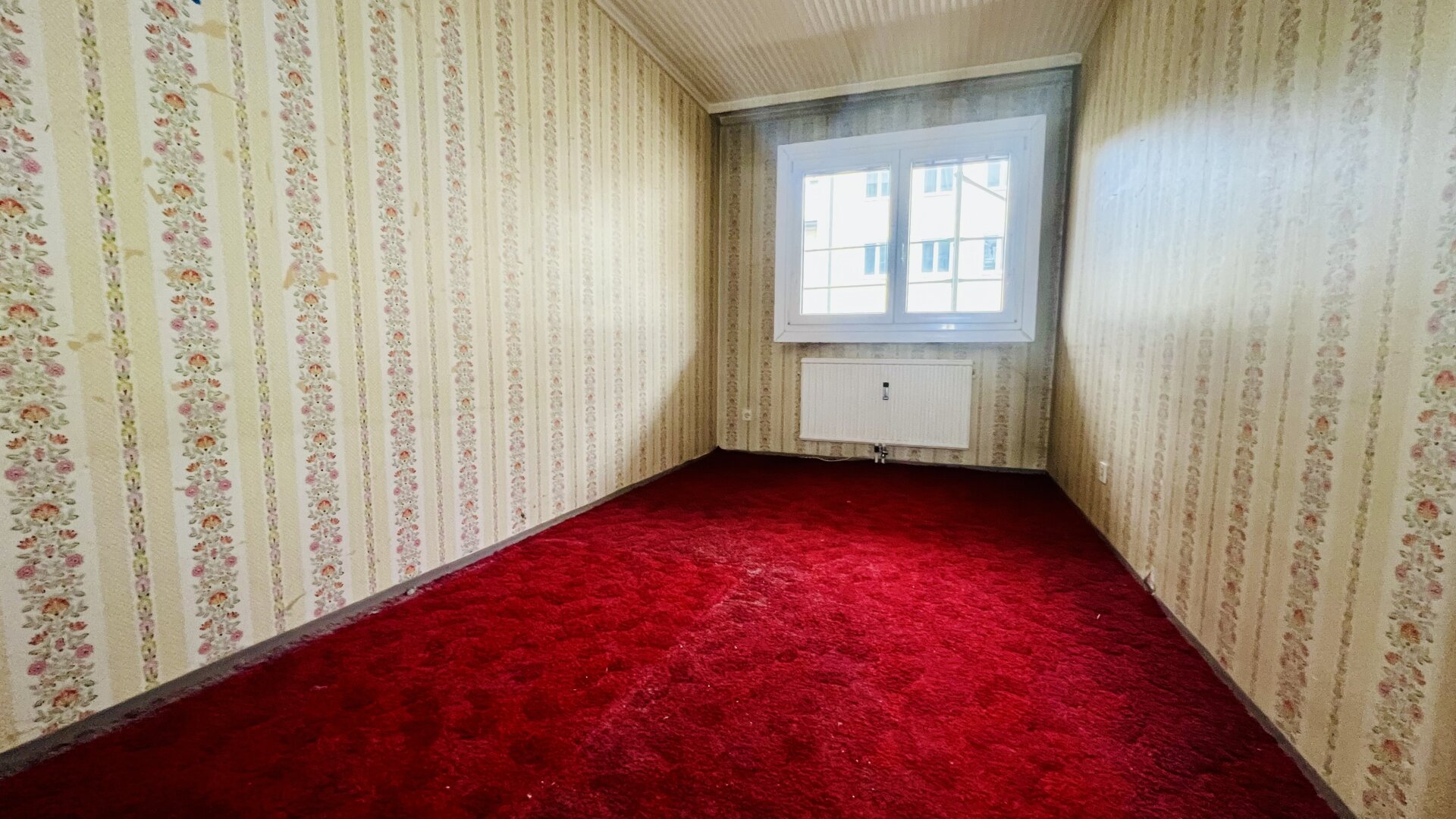 Sanierungsbedürftig light - Frühstückssonne auf der Loggia - Grüner Weitblick - Ruhelage - gute Raumaufteilung - Top Infrastruktur