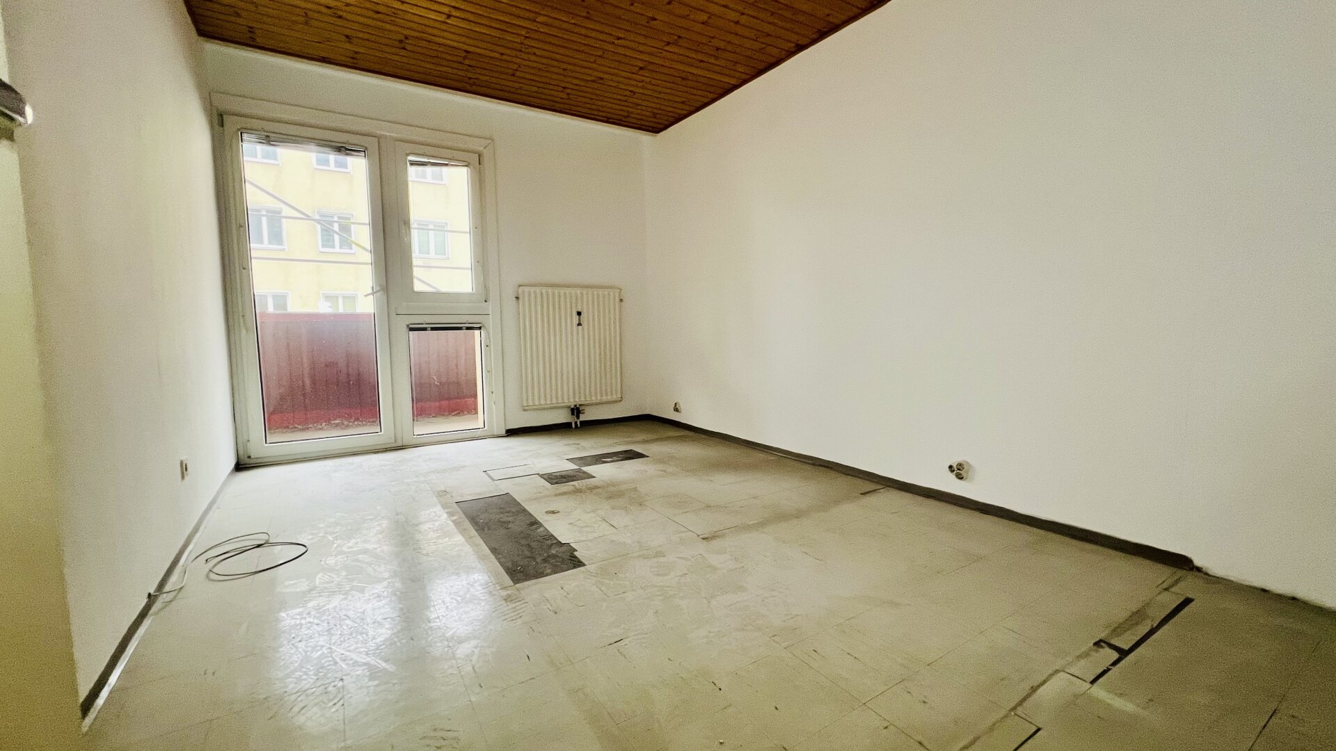 Sanierungsbedürftig light - Frühstückssonne auf der Loggia - Grüner Weitblick - Ruhelage - gute Raumaufteilung - Top Infrastruktur