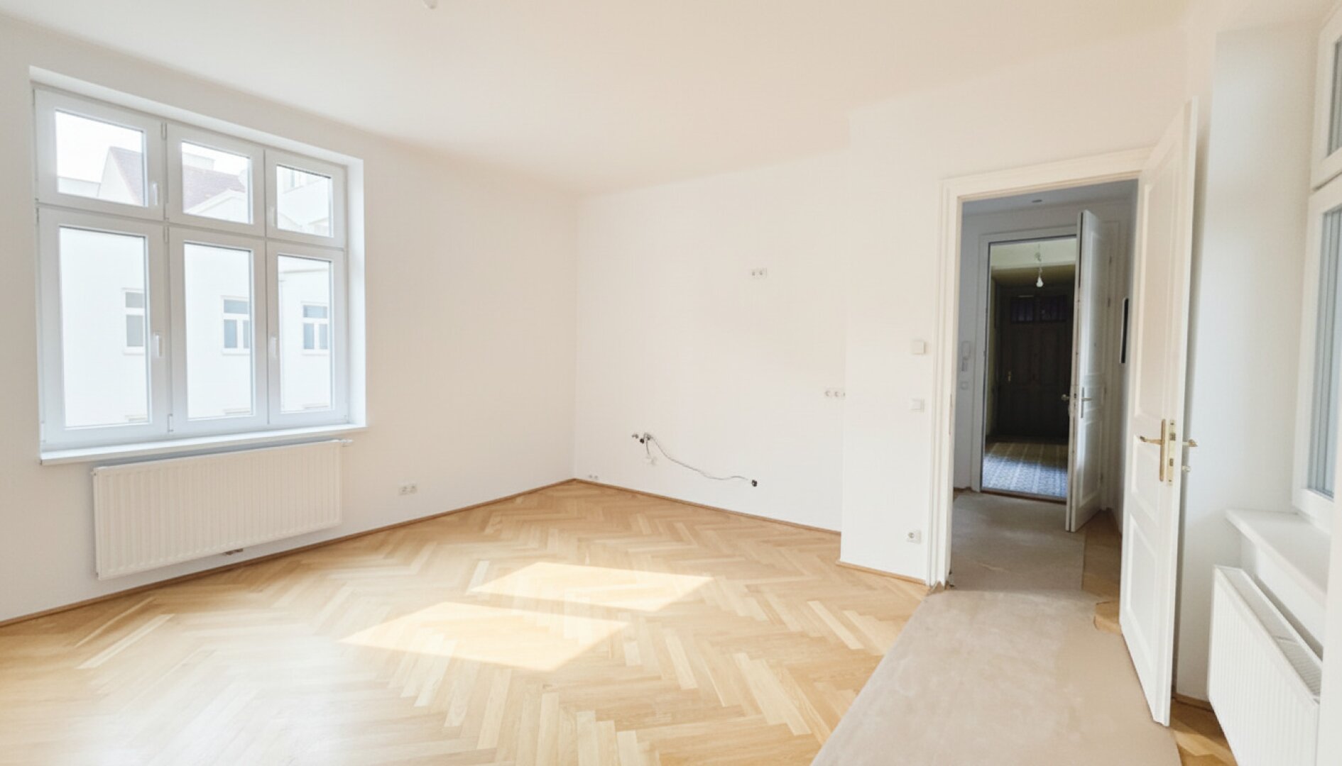 Erstbezug! Top sanierte 2-Wohnung mit Terrasse in toller, ruhiger Lage!