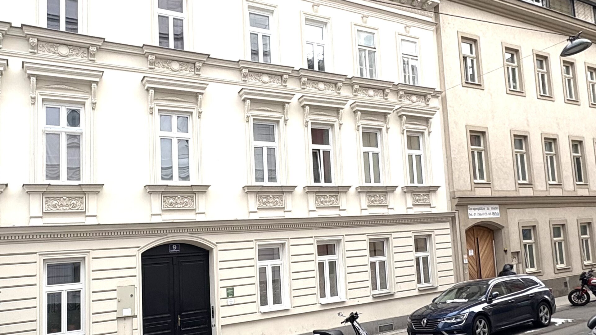 Mit Liebe und Leidenschaft saniertes 2-Zimmer-Altbaujuwel im 2. Liftstock mit großzügigem Balkon