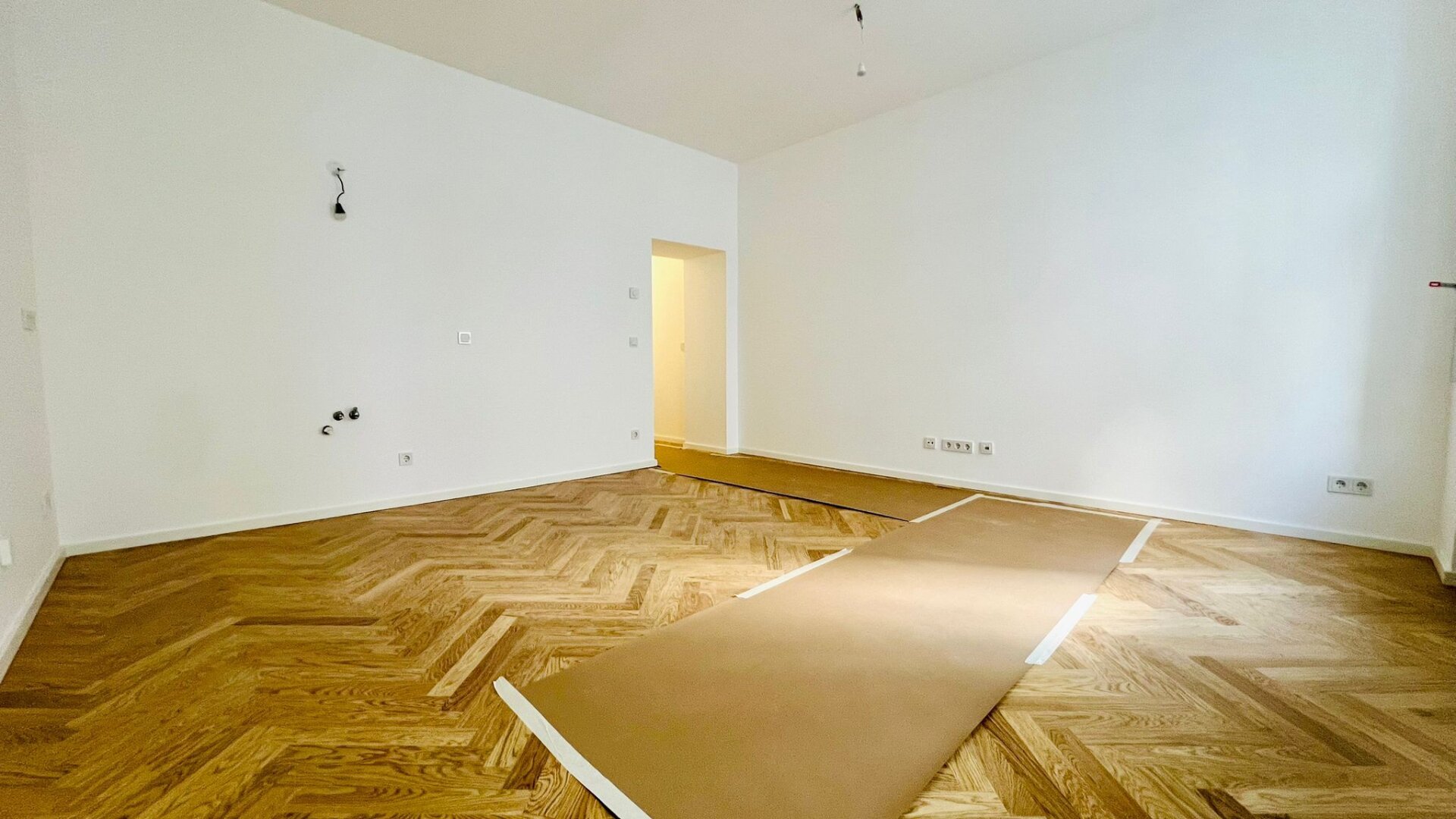 Erstbezug! Top sanierte Wohnung im Gründerzeithaus!