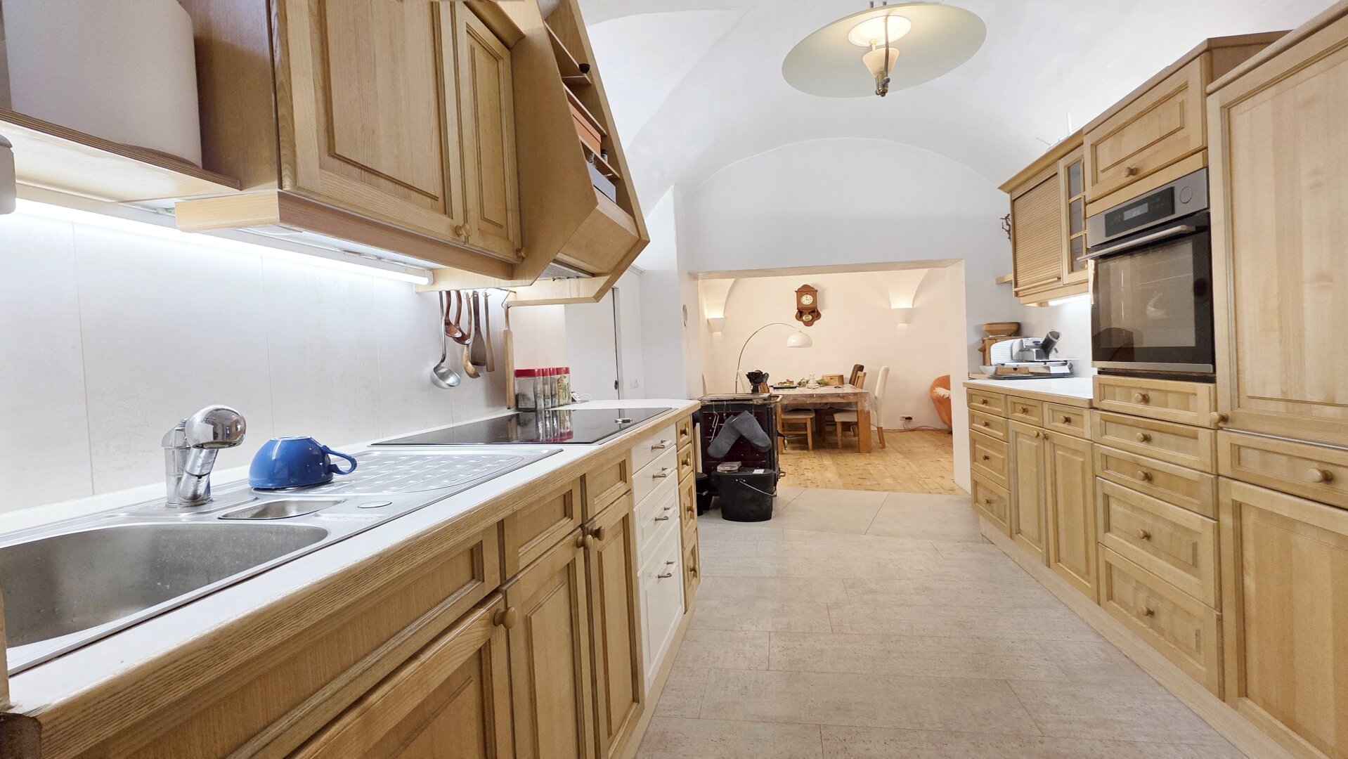 Diese einzigartige Wohnung vereint historischen Charme mit modernster Technik