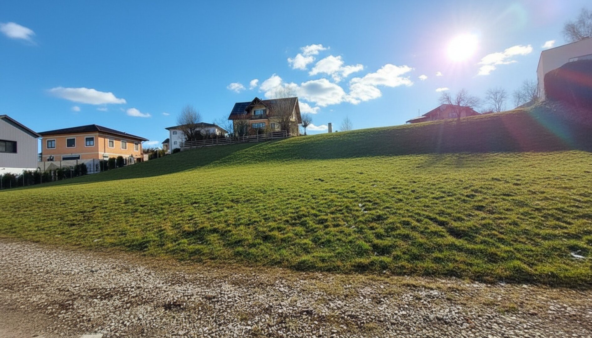 Baugrundstück in sonniger Südhanglage