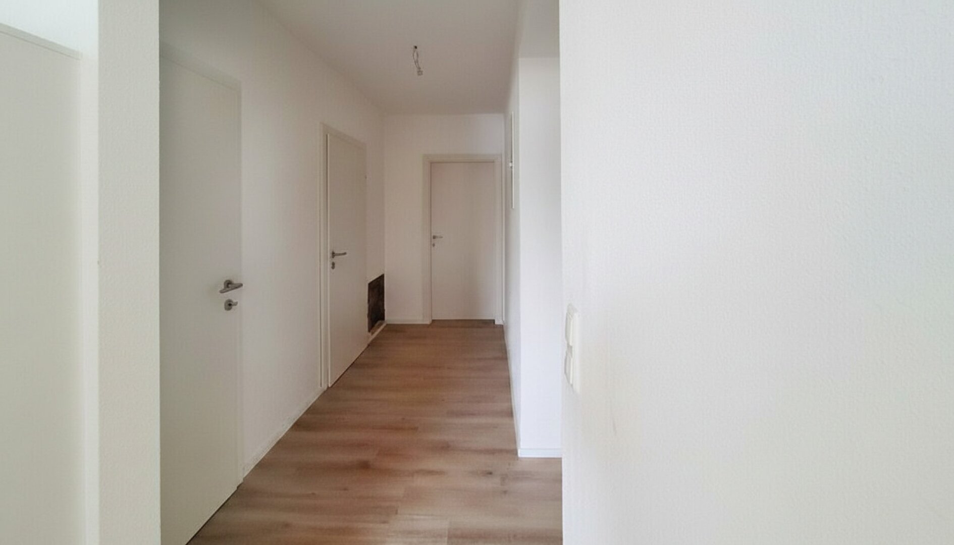 3 Raum Wohnung mit überdachten PKW Stellplatz