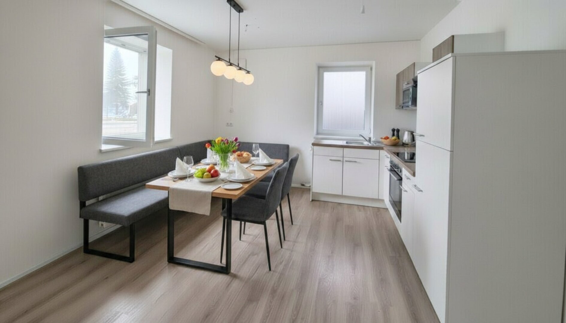 3 Raum Wohnung mit überdachten PKW Stellplatz