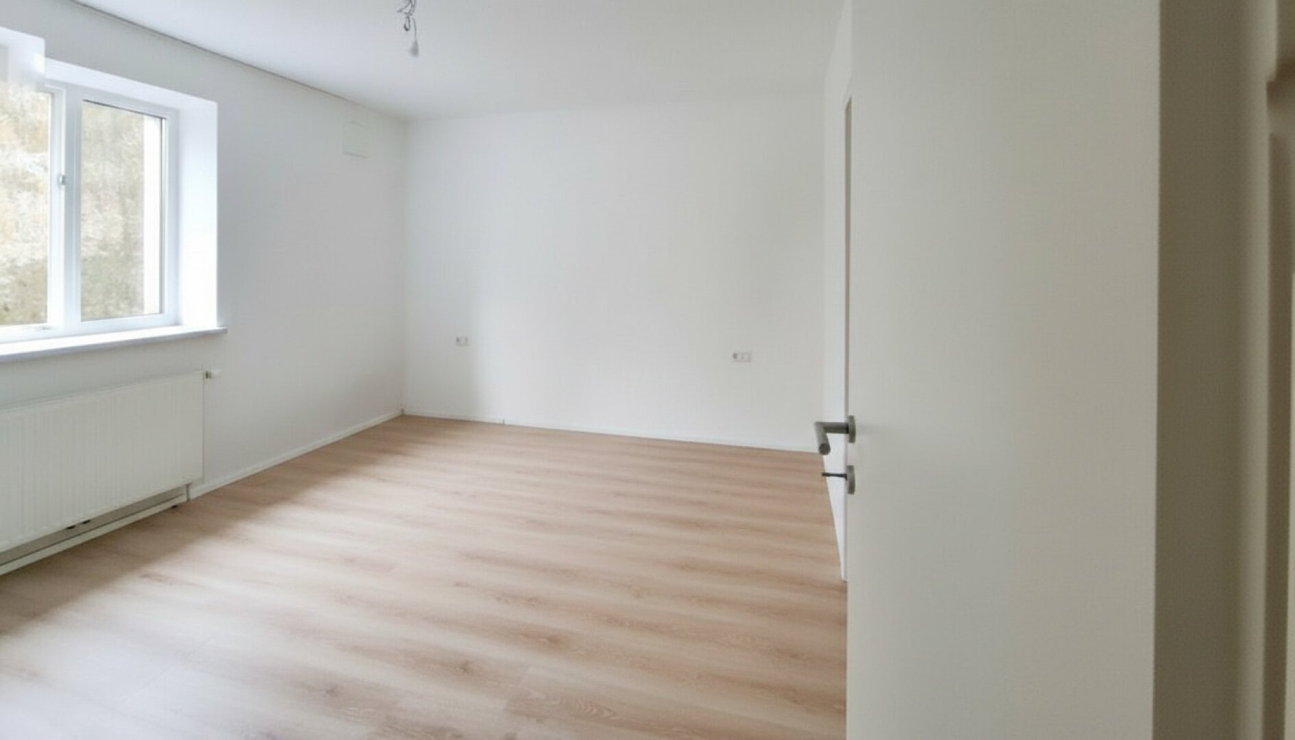 3 Raum Wohnung mit überdachten PKW Stellplatz