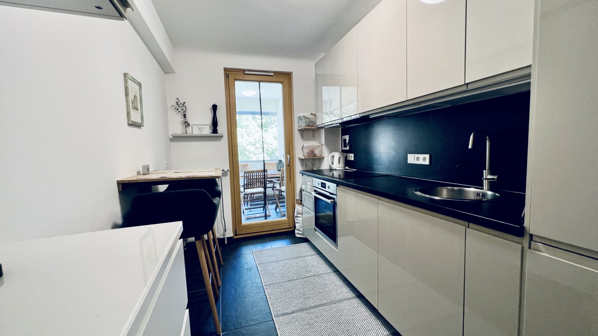 12 Minuten zur U6 - Alte Donau ums Eck - morgen Sonnen am Balkon & Loggia - Grünblick - Innenhof Ruhelage
