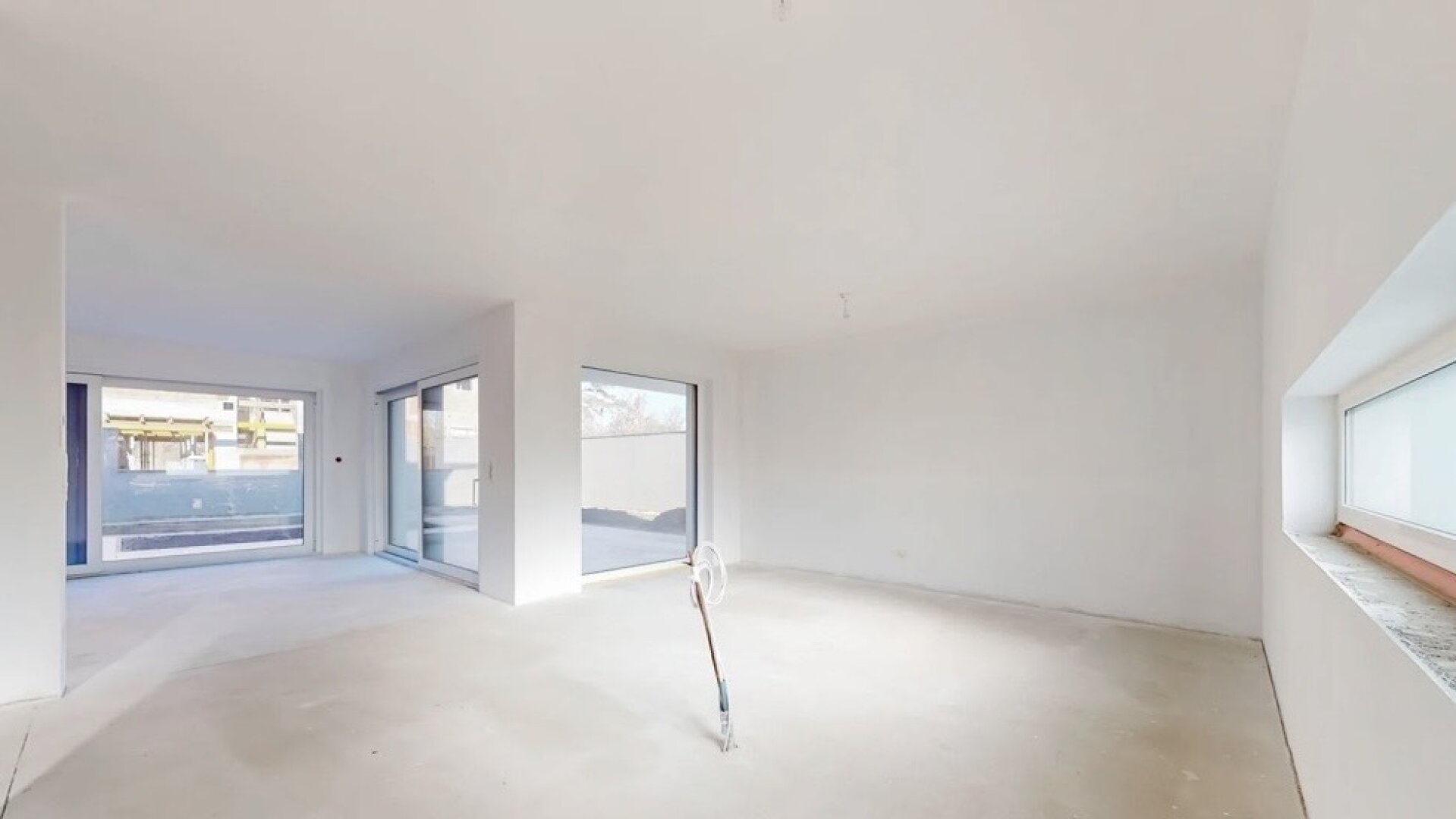 Belagsfertig ! Exklusives Designhaus mit Privatpool und Travertin-Terrasse