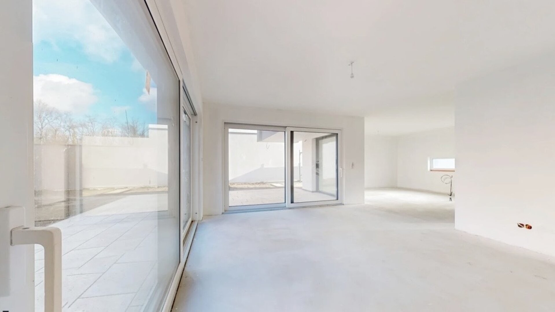 Belagsfertig ! Exklusives Designhaus mit Privatpool und Travertin-Terrasse