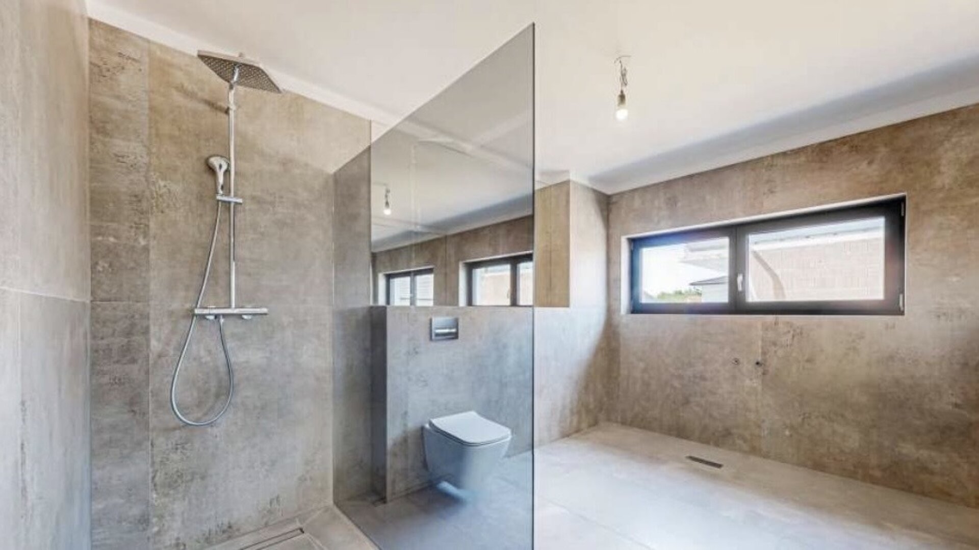 Schlüsselfertig! Ihr privates Refugium: Designhaus mit Pool und Naturstein-Terrasse