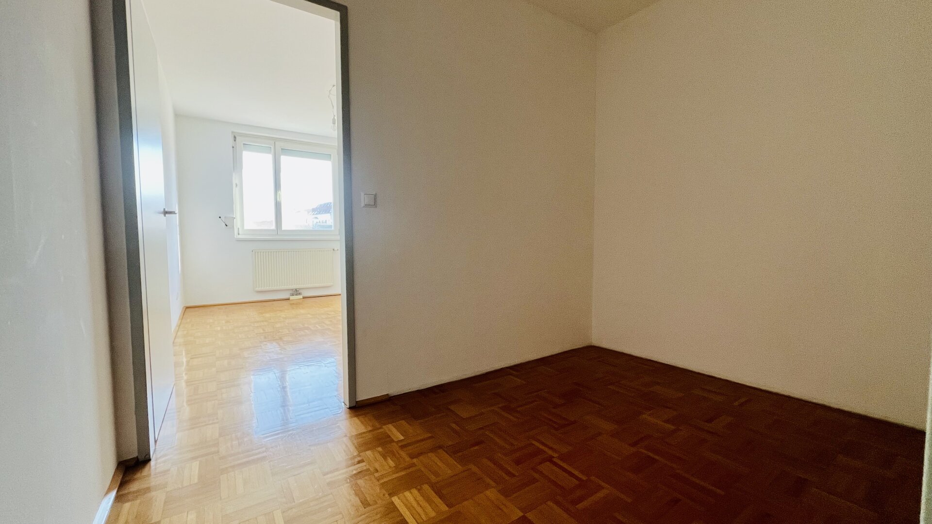 550m zur U3 - 15 Min zum Stephansplatz - Seitenstraße Ruhelage - sonnige Loggia mit Weitblick