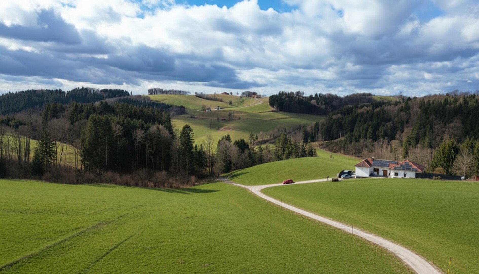 Alleinlage mit herrlichen Panoramablick ins Grüne Nahezu autarkes Leben