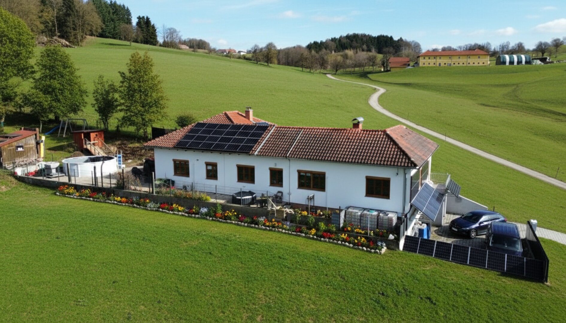 Alleinlage mit herrlichen Panoramablick ins Grüne Nahezu autarkes Leben