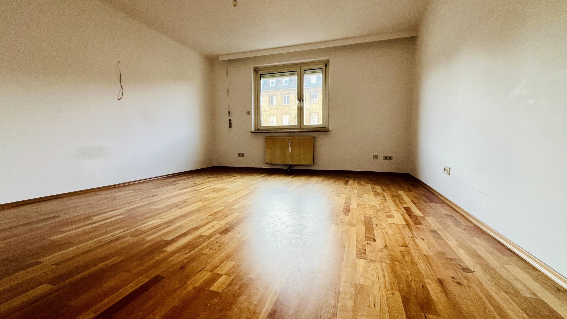 300m zur U1 - 4 Zimmerwohnung - Entwicklungspotenzial - 16 Minuten zum Stephansplatz - Top Infrastruktur