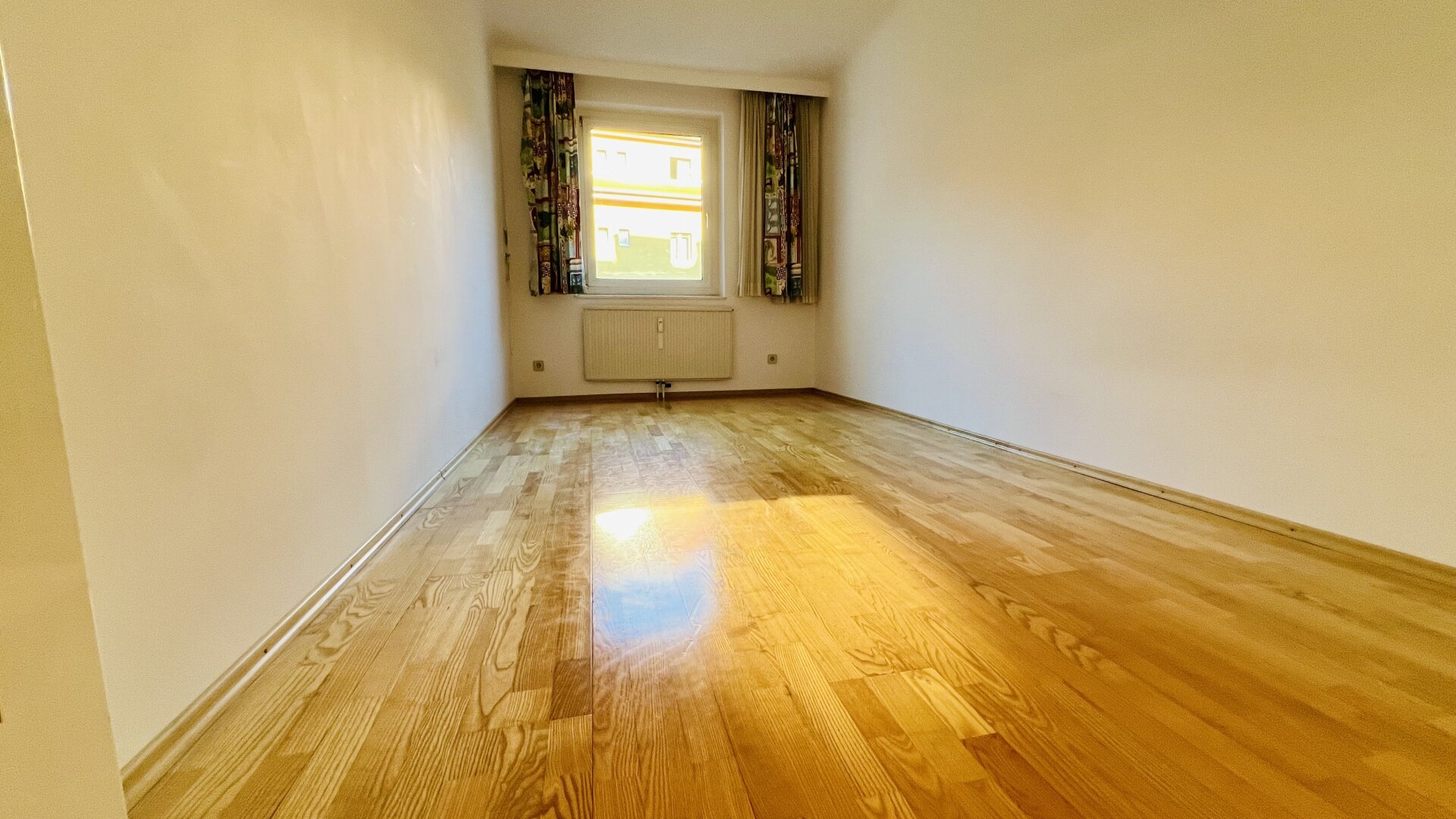 300m zur U1 - 4 Zimmerwohnung - Entwicklungspotenzial - 16 Minuten zum Stephansplatz - Top Infrastruktur