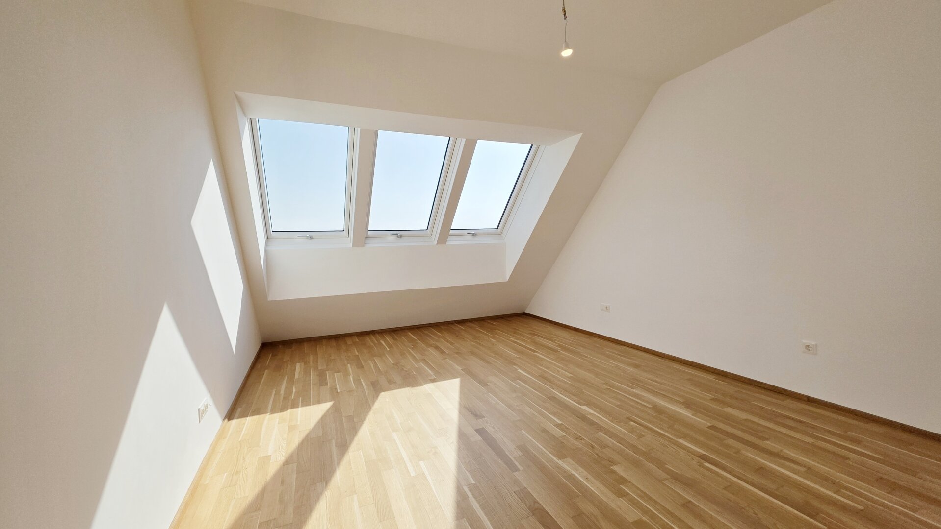 3 Zimmer - Dachgeschoßwohnung mit Terrasse