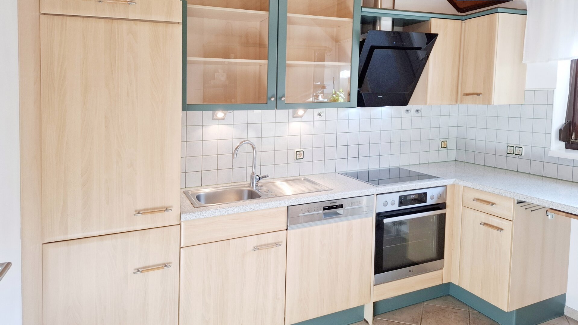 Dachgeschoßwohnung mit 19 m2 Terrasse und Grünblick