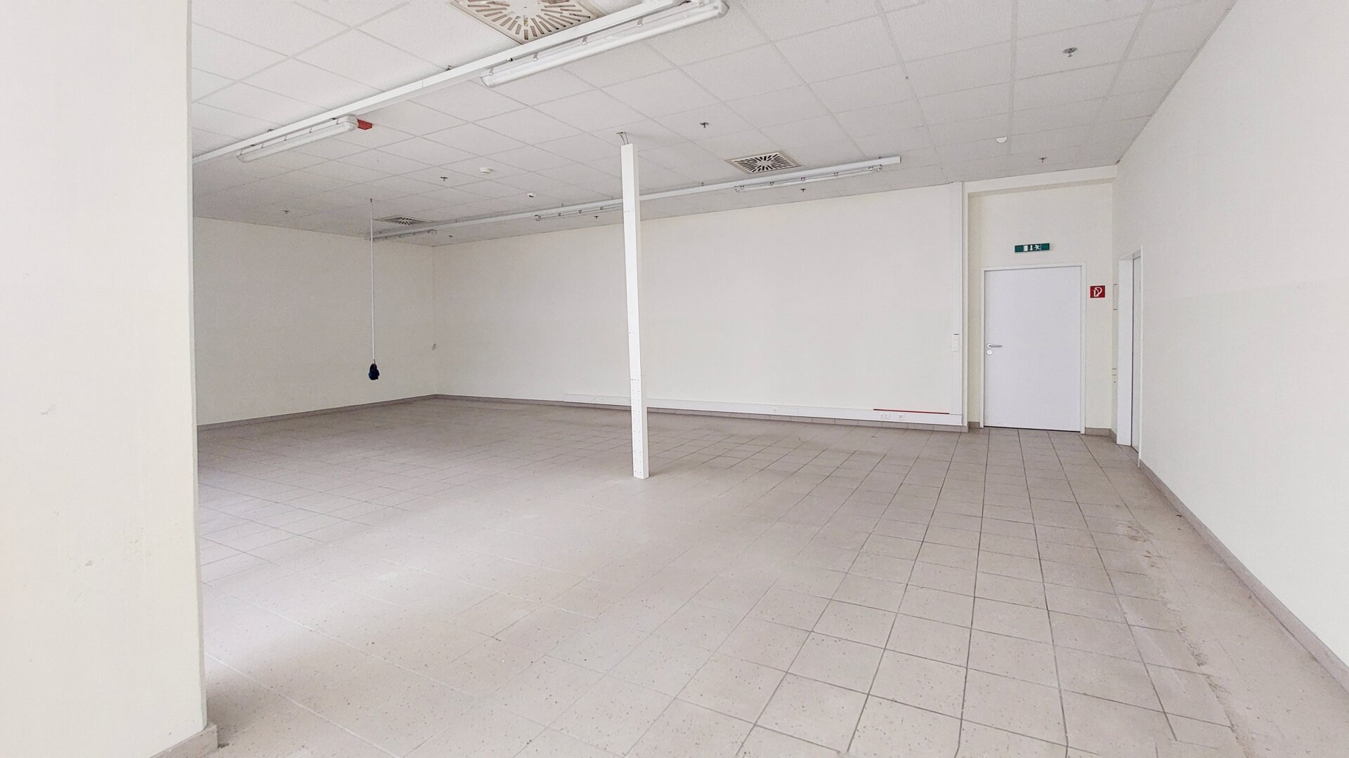 Großzügige Lichtdurchflutete Verkaufsfläche in Top Lage