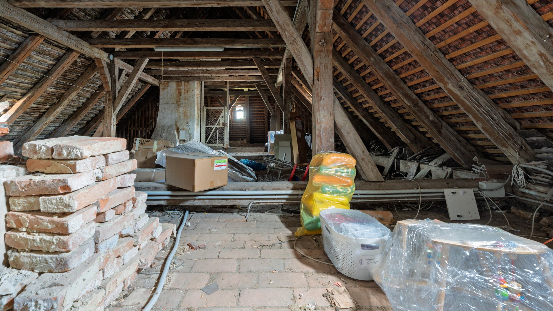 Seltene Investmentchance: Ehemaliges Kloster mit Wohn- und Geschäftsflächen
