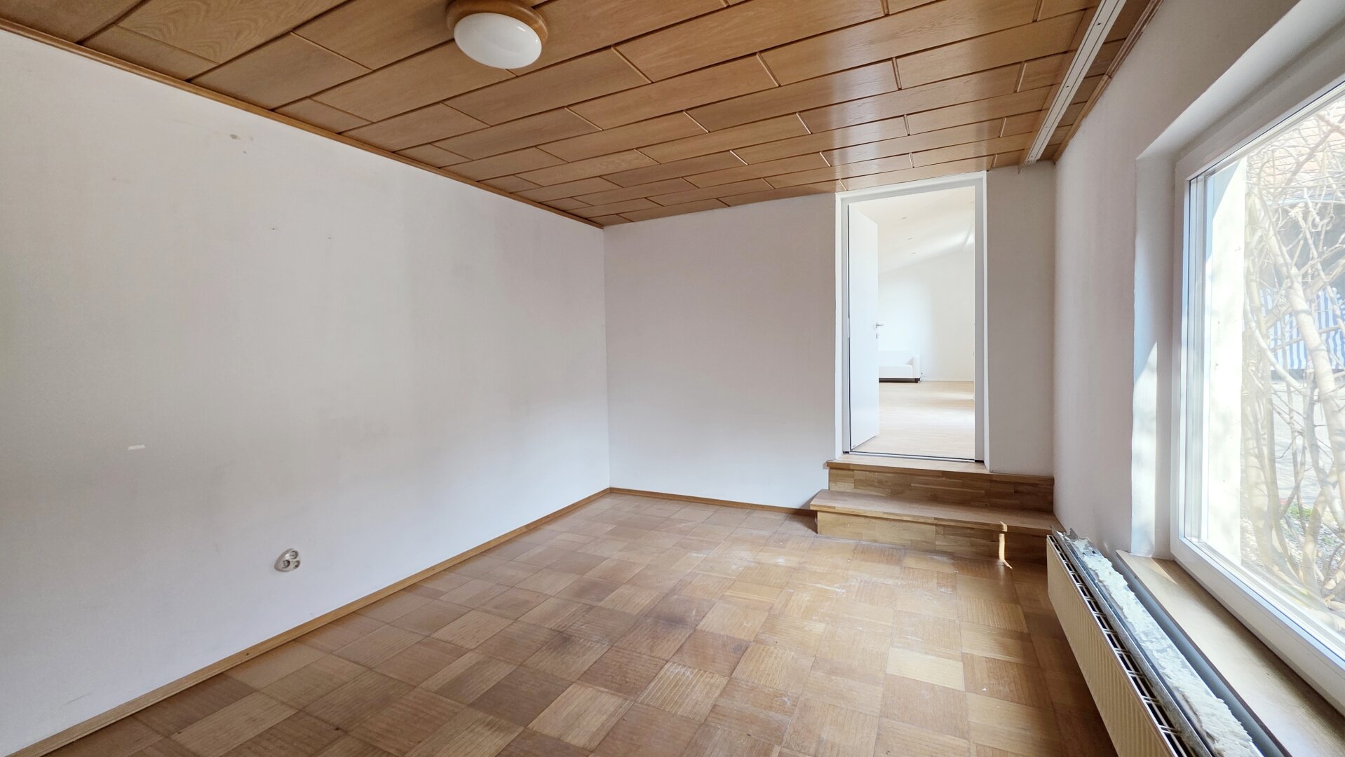 Hausanteil mit Garten und Nebengebäude