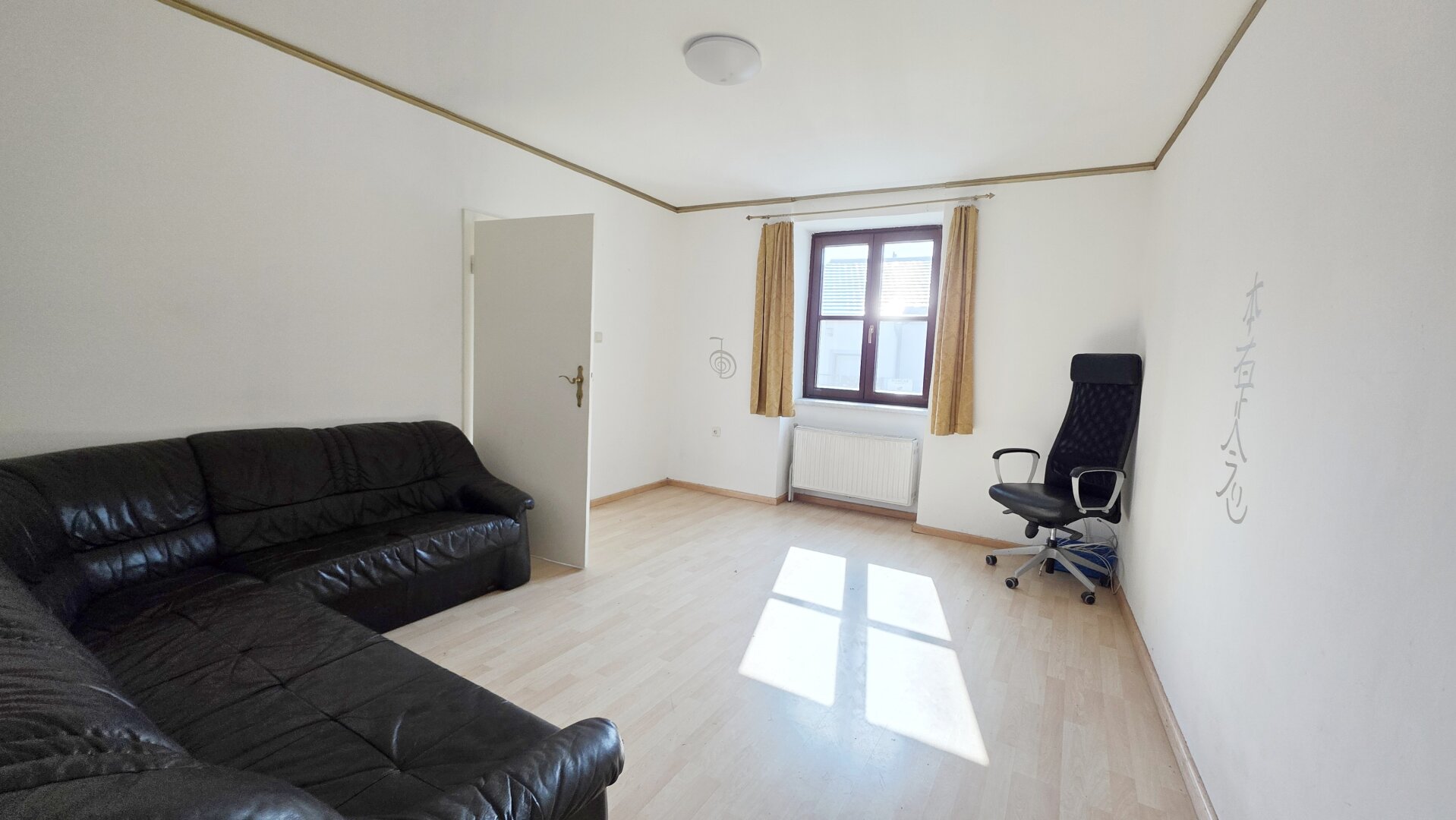 Hausanteil mit Garten und Nebengebäude