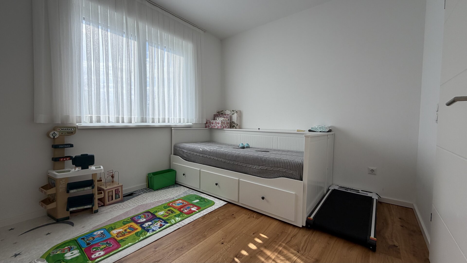 Neuwertiges Einfamilienhaus in Schrick - Ihr Familientraum mit guter Anbindung nach Wien