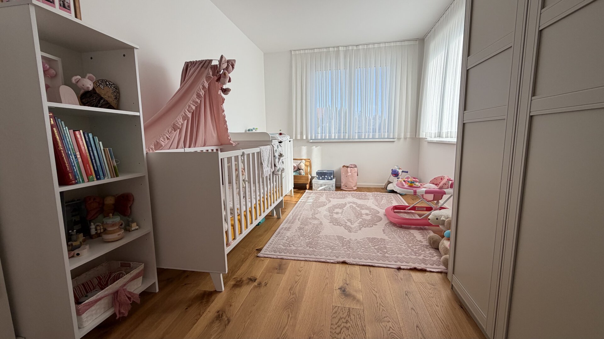 Neuwertiges Einfamilienhaus in Schrick - Ihr Familientraum mit guter Anbindung nach Wien