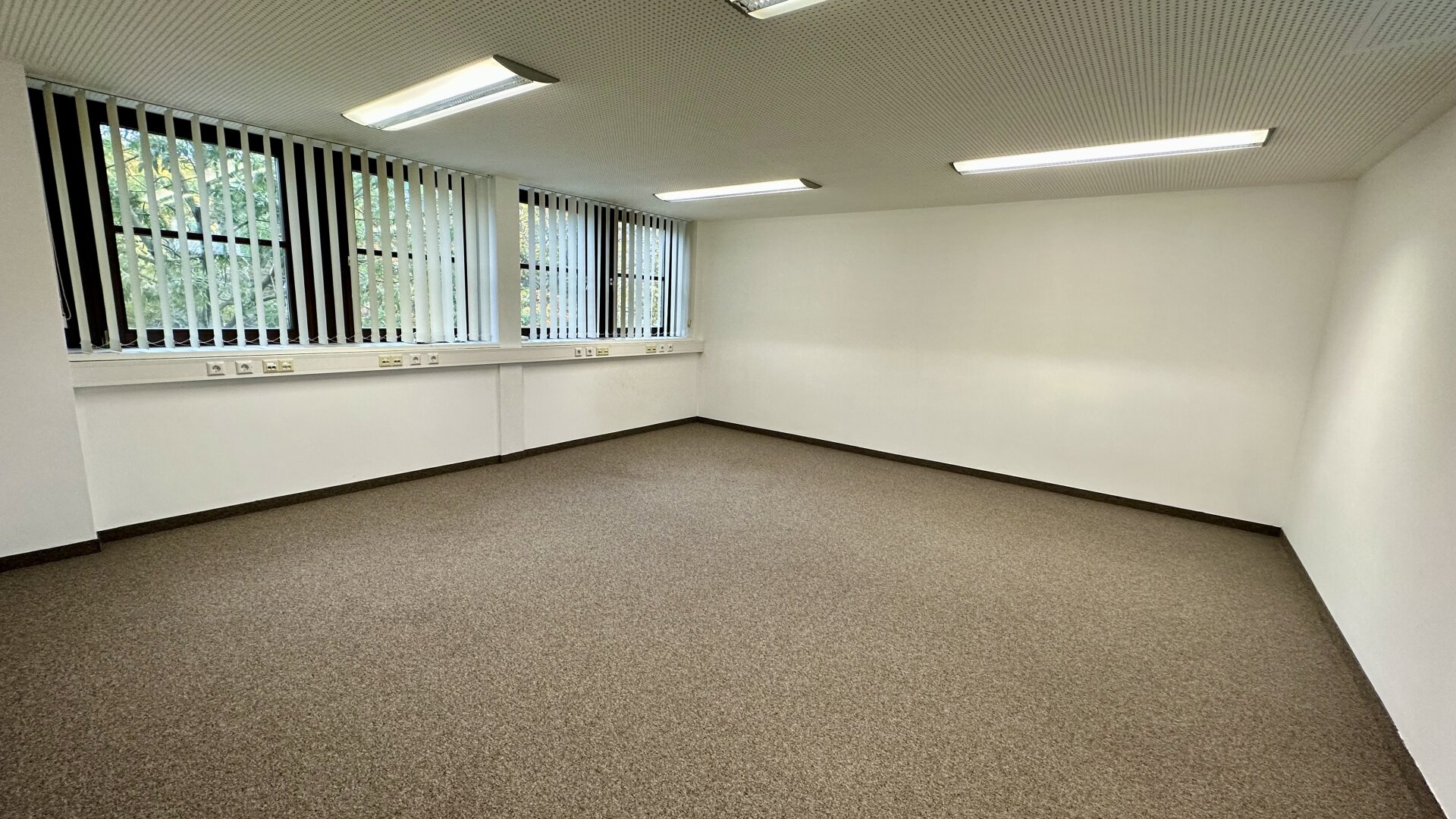 Smart Office Living - ideal für Verkaufs-, Büro- oder Dienstleistungsgewerbe - U4 fußläufig erreichbar - Tiefgaragenstellplatz