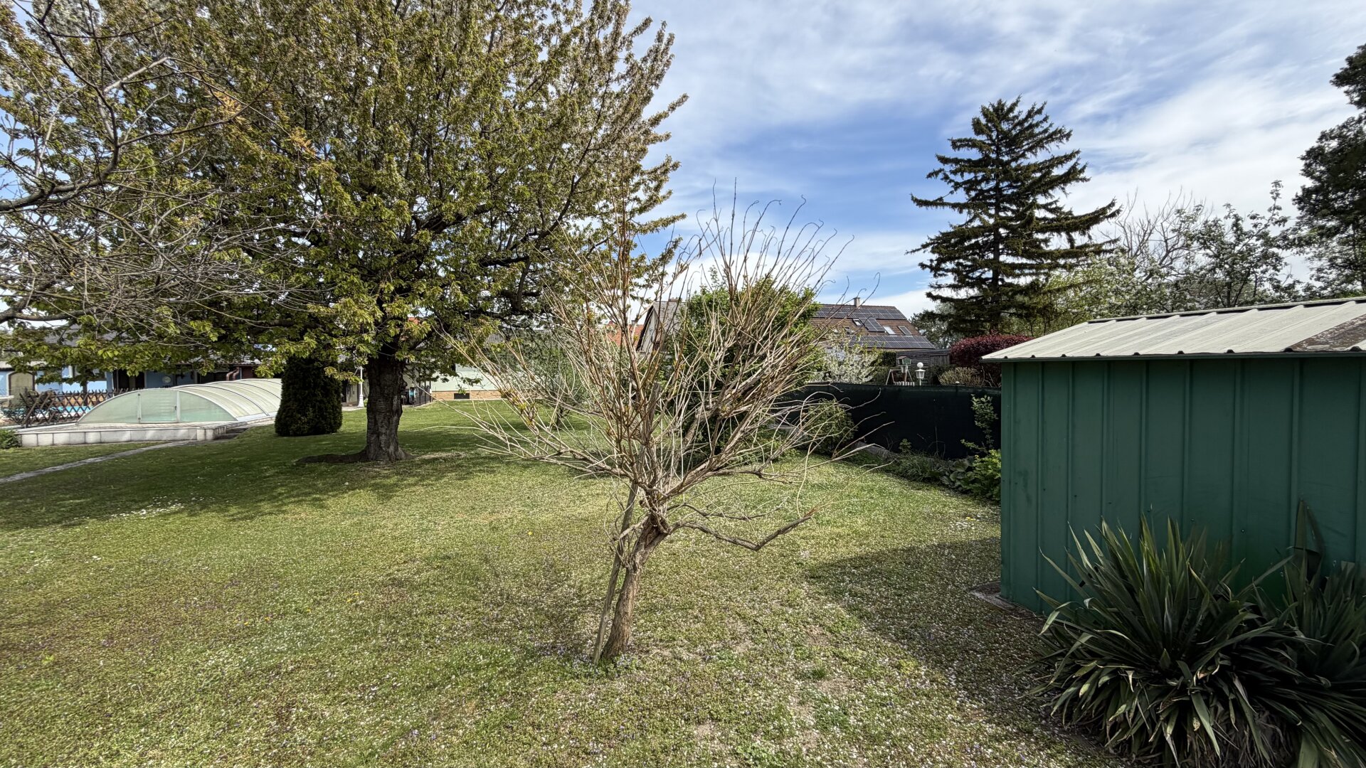 Gepflegtes Einfamilienhaus mit großem 939m2 Grundstück in Groß Enzersdorf !