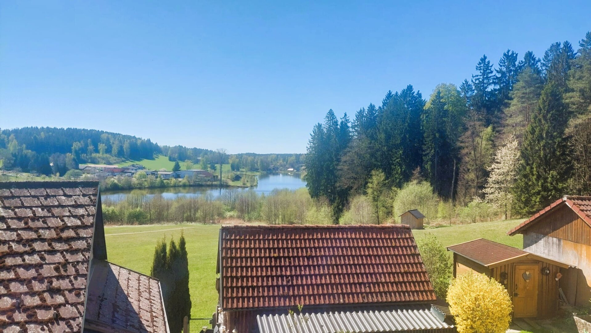 Erhöhte Lage - Seeblick!