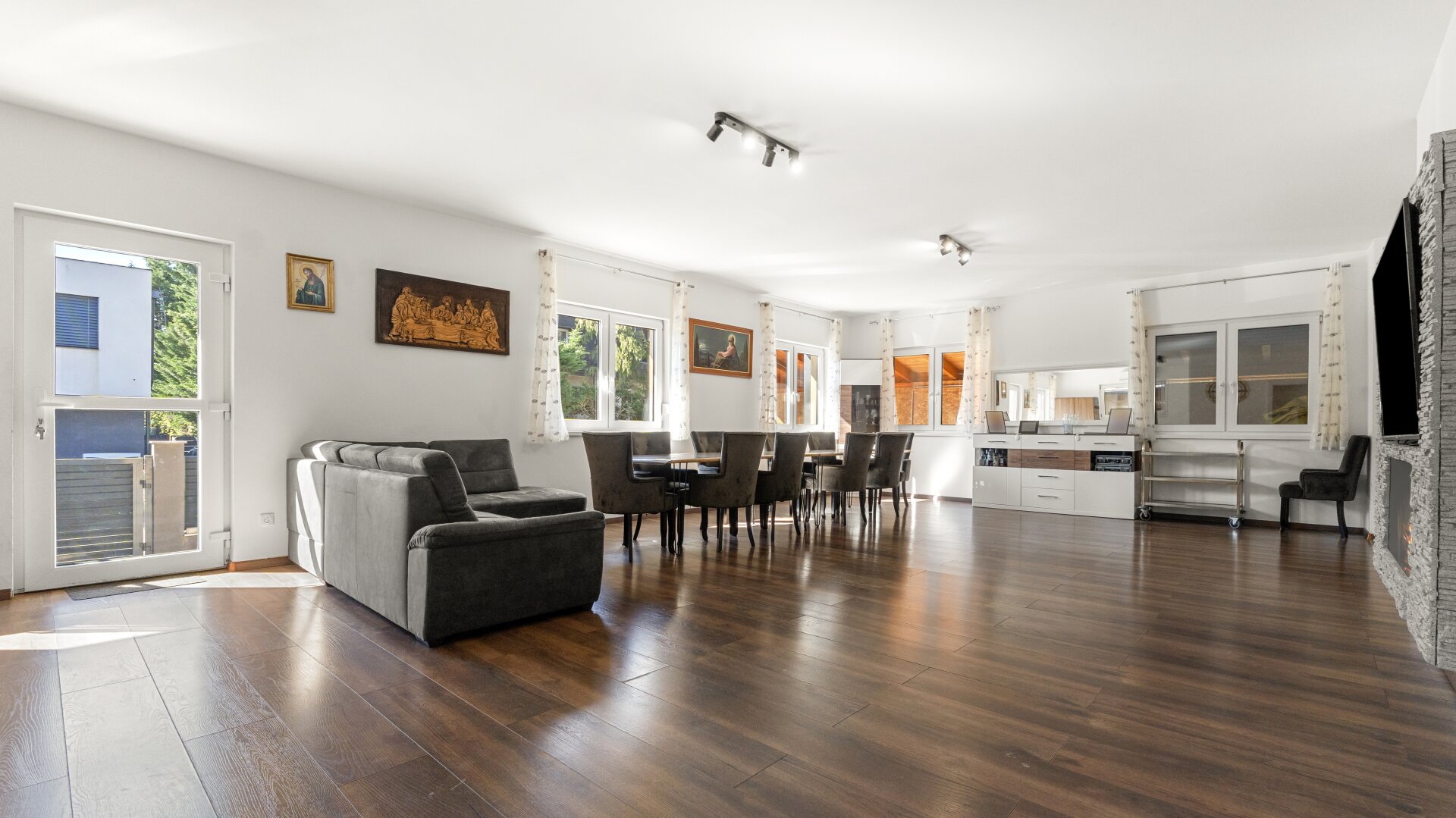Modernisiertes Mehrfamilienhaus mit viel Platz für die ganze Familie