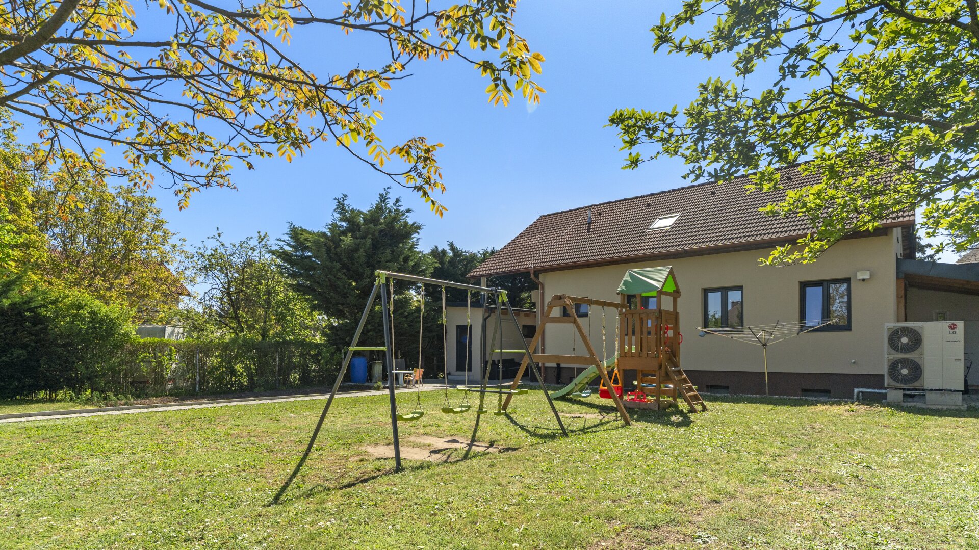 Modernisiertes Mehrfamilienhaus mit viel Platz für die ganze Familie