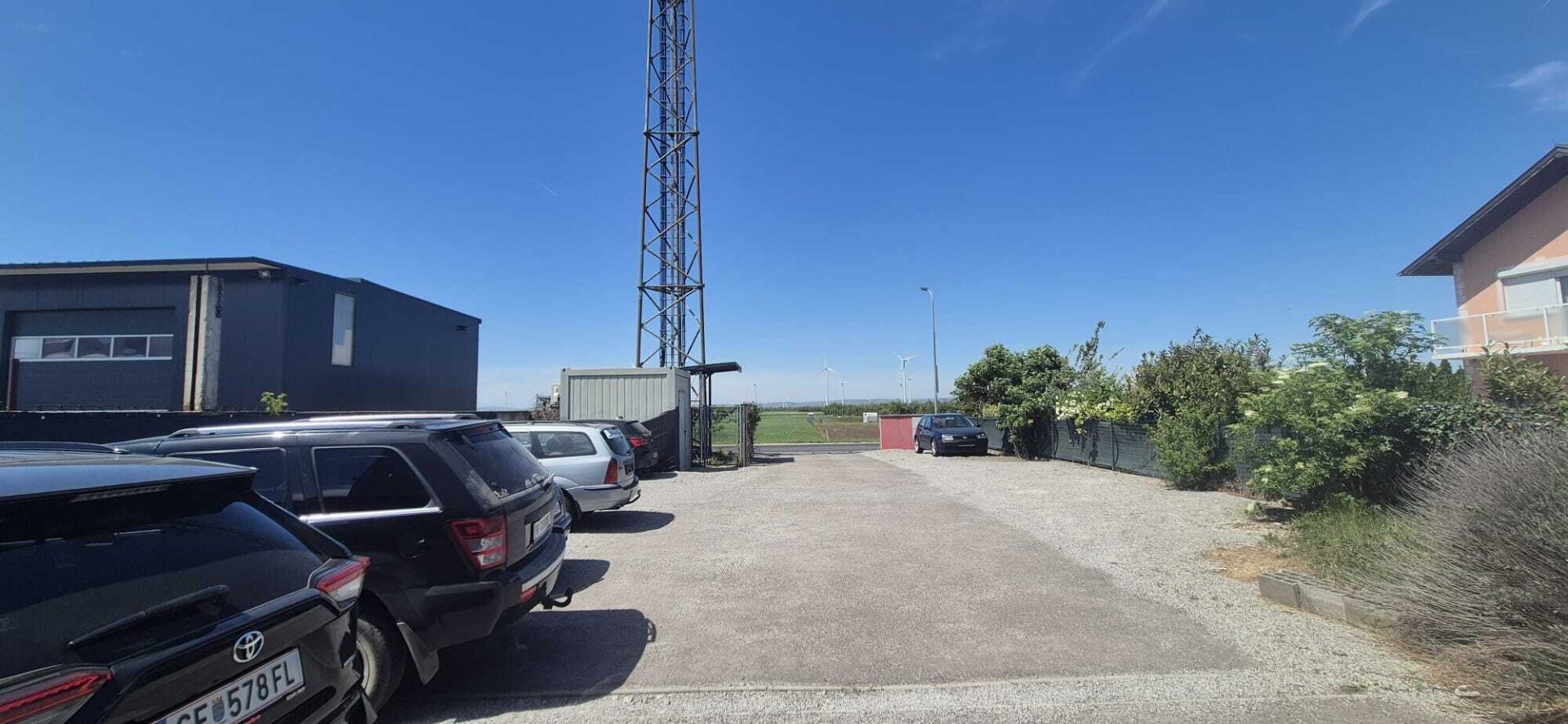 Große Industriehalle mit 1216m² Baulandbetriebsgrund in Deutsch-Wagram – Top Lage !