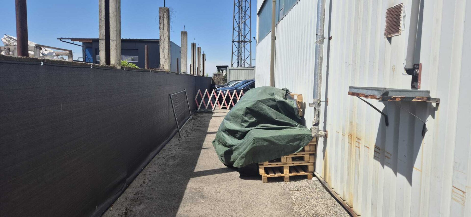 Große Industriehalle mit 1216m² Baulandbetriebsgrund in Deutsch-Wagram – Top Lage !