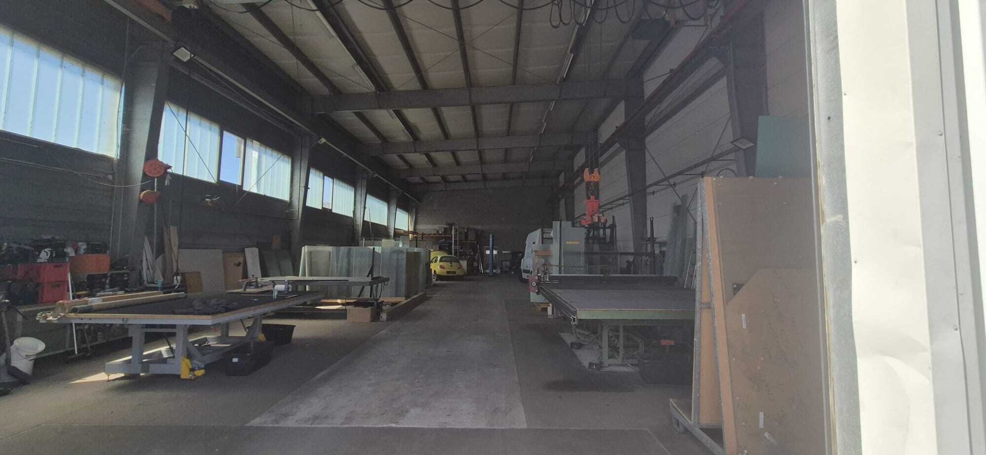 Große Industriehalle mit 1216m² Baulandbetriebsgrund in Deutsch-Wagram – Top Lage !