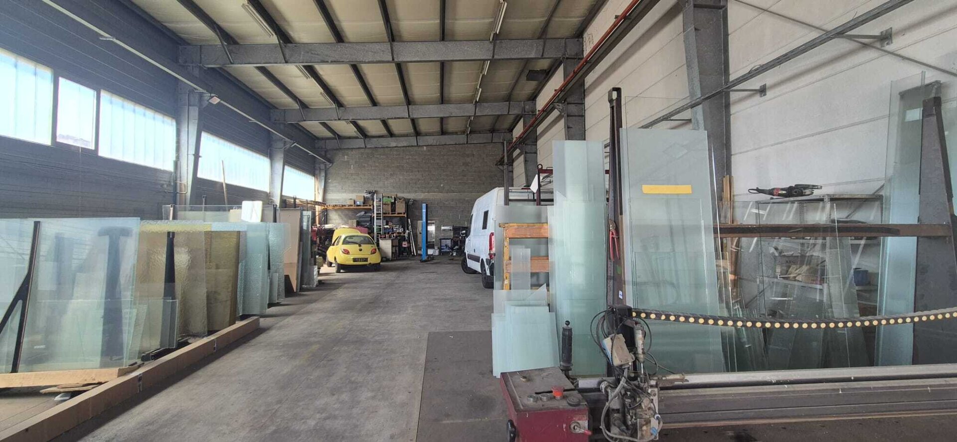 Große Industriehalle mit 1216m² Baulandbetriebsgrund in Deutsch-Wagram – Top Lage !