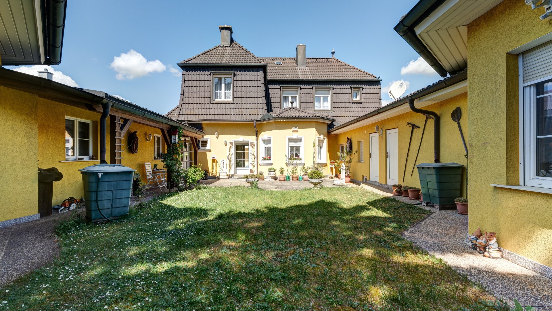 Stilvolles Mehrfamilienhaus mit Charakter, Geschichte & vielseitigem Potenzial