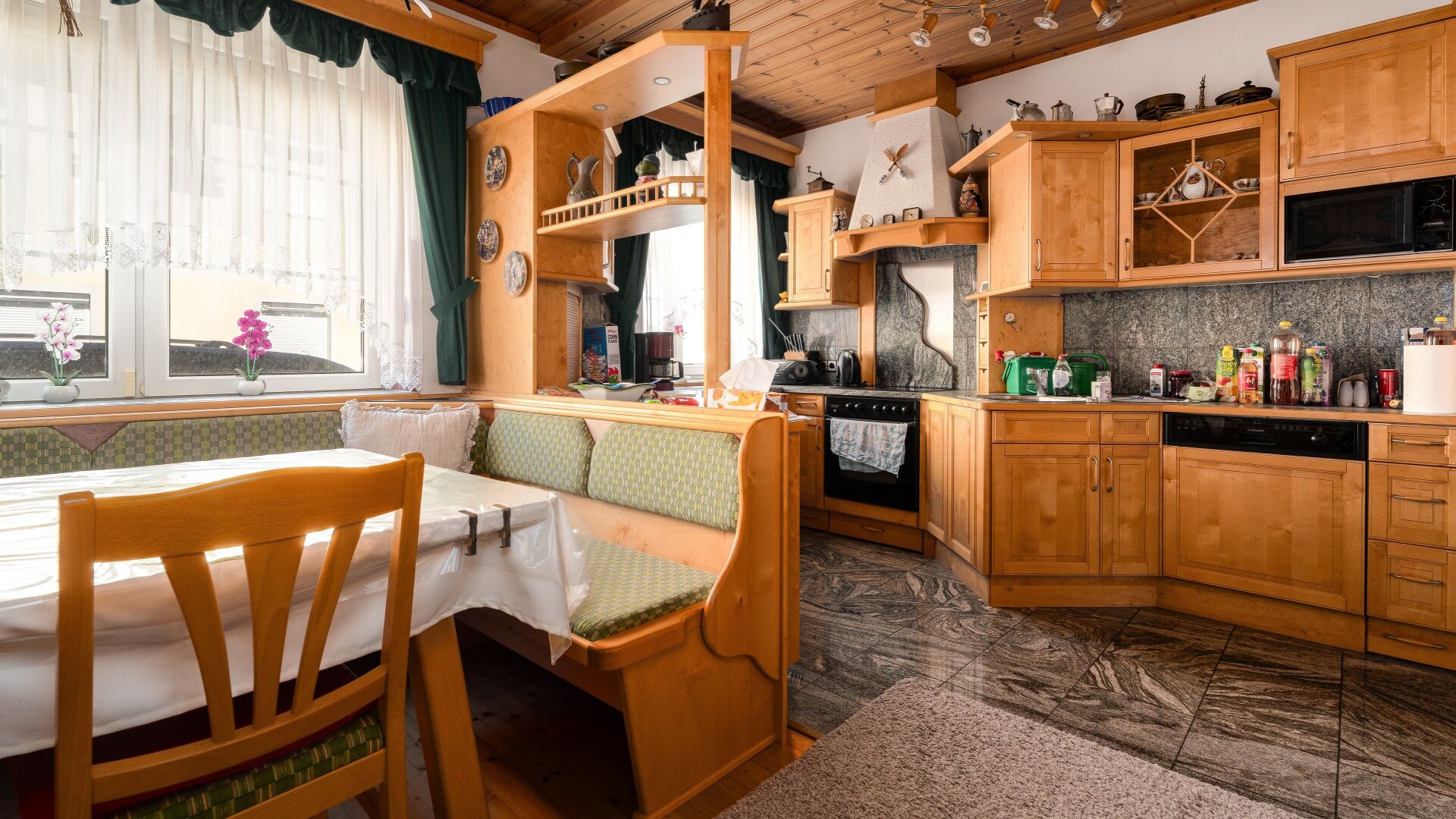 Stilvolles Mehrfamilienhaus mit Charakter, Geschichte & vielseitigem Potenzial