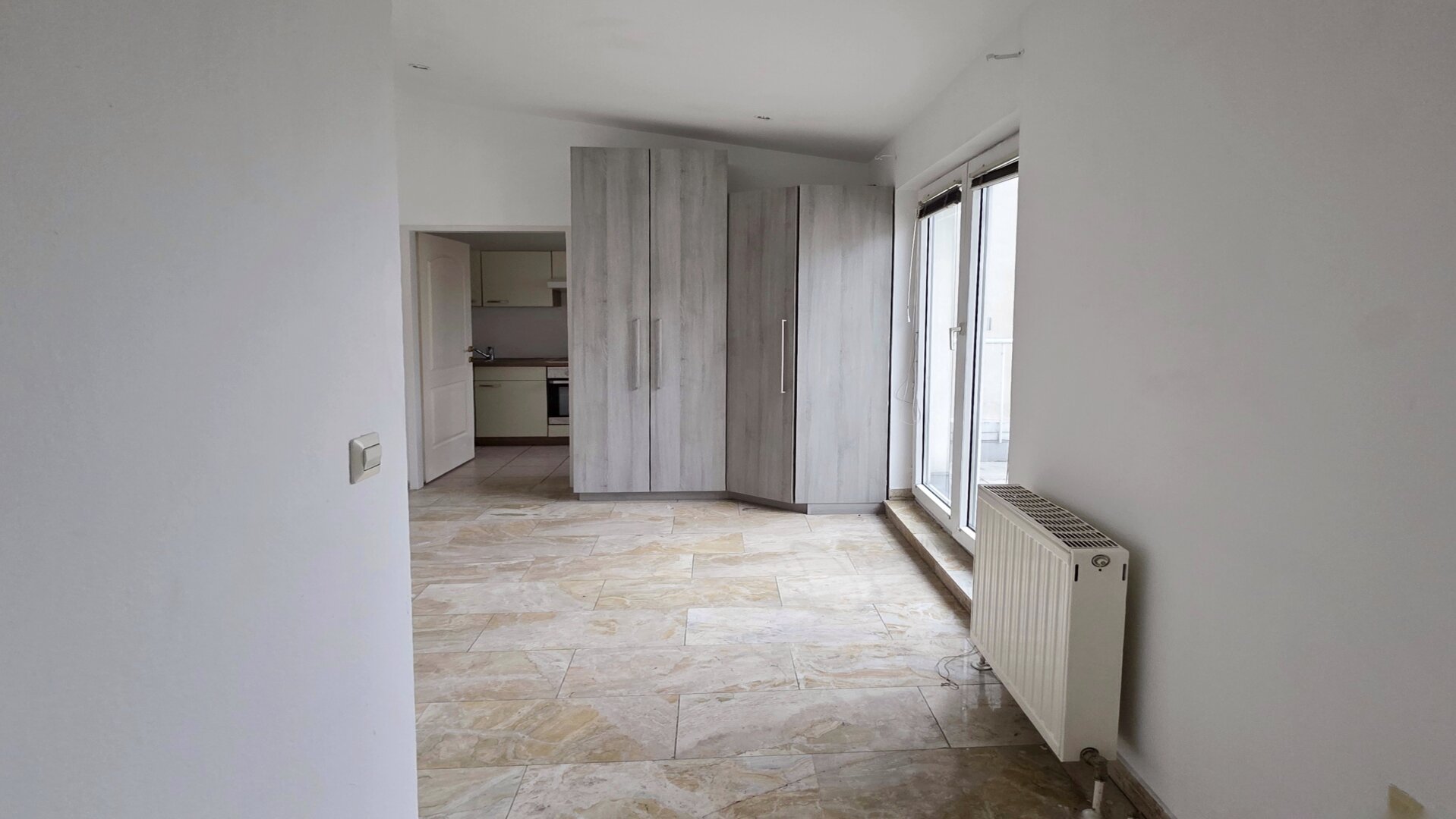 500m zur U1 - Wiener Gründerzeit-Zinshaus - 28 Einheiten - ca. 75 % bestandsfrei - DG ausgebaut