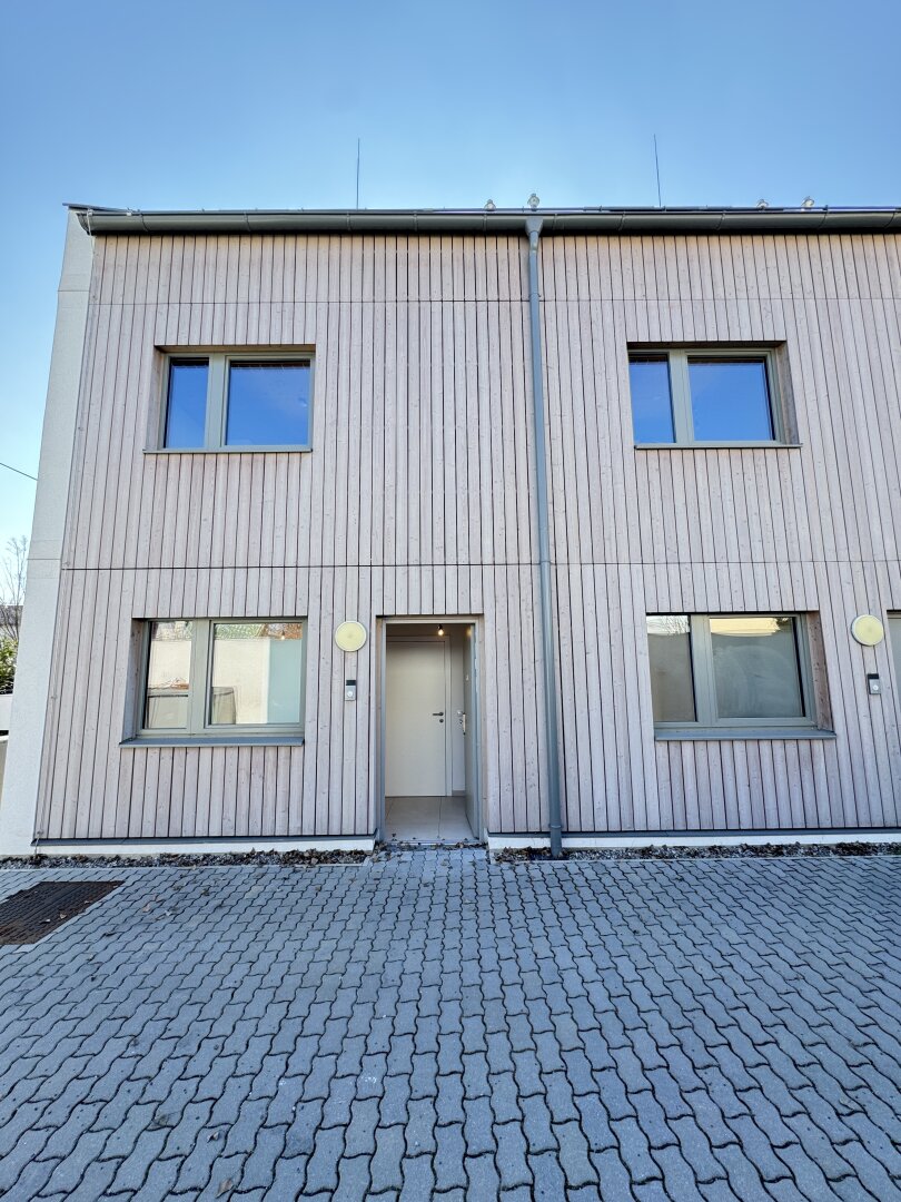 Hochwertiges Reihenhaus mit großzügigem Garten – modernes Wohnen in Ruhelage von Wien-Donaustadt