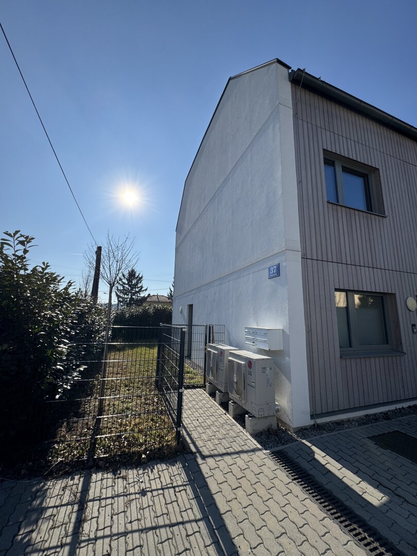 Hochwertiges Reihenhaus mit großzügigem Garten – modernes Wohnen in Ruhelage von Wien-Donaustadt