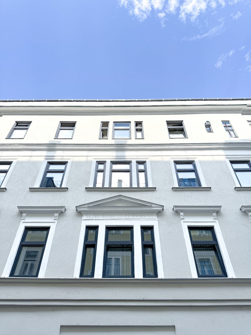 Renditestark & unbefristet vermietet – Charmante Altbauwohnung in Ruhelage