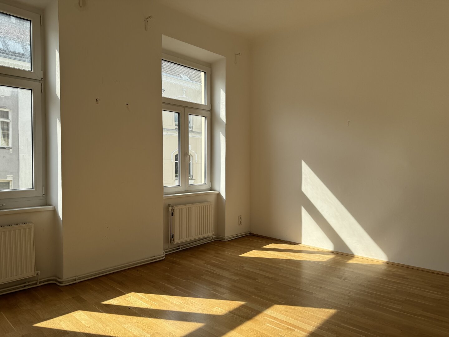 Großzügige 3-Zimmer-Altbauwohnung mit Aufzug in Toplage der Josefstadt
