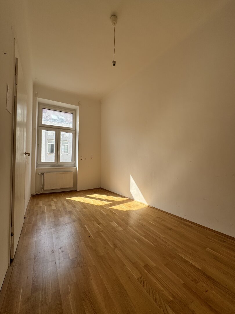 Großzügige 3-Zimmer-Altbauwohnung mit Aufzug in Toplage der Josefstadt
