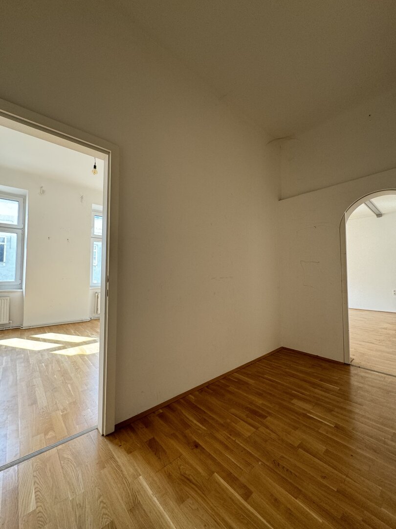 Großzügige 3-Zimmer-Altbauwohnung mit Aufzug in Toplage der Josefstadt