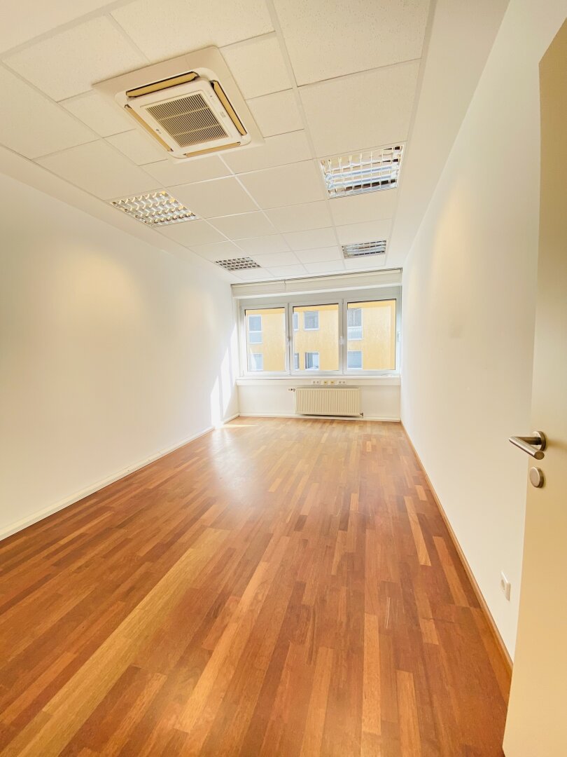 Büro/Praxisfläche- in exklusiver Lage zu verkaufen/zu vermieten