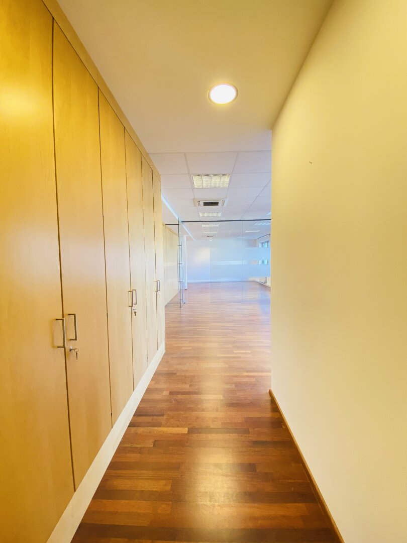 Büro/Praxisfläche- in exklusiver Lage zu verkaufen/zu vermieten