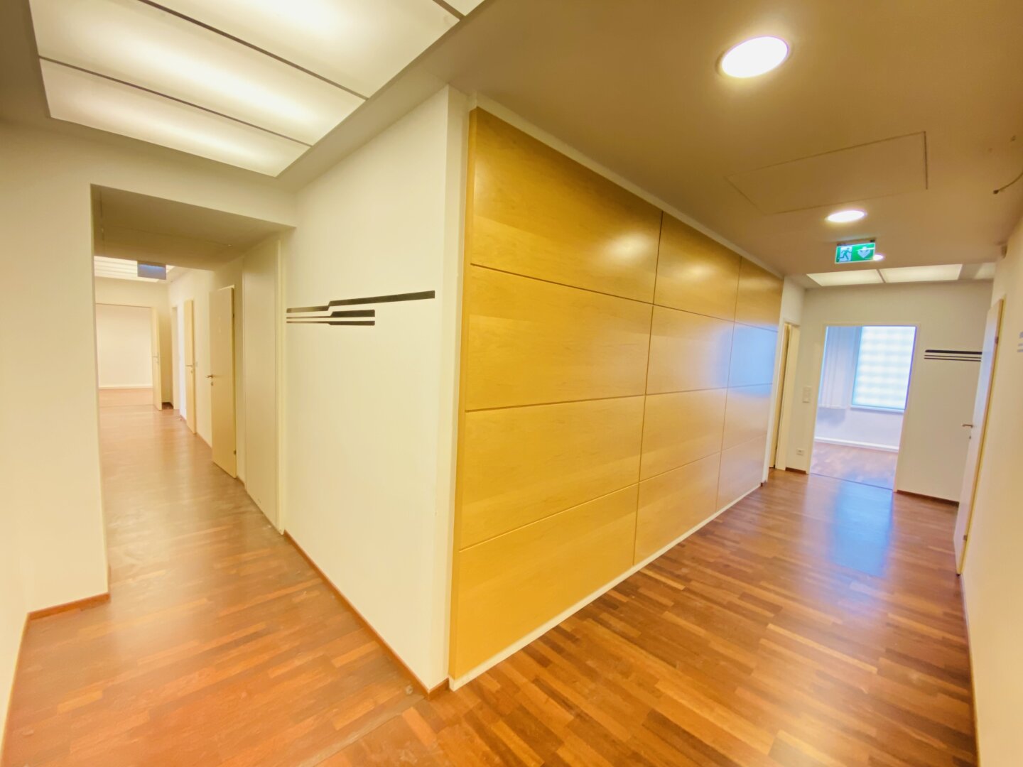Büro/Praxisfläche- in exklusiver Lage zu verkaufen/zu vermieten