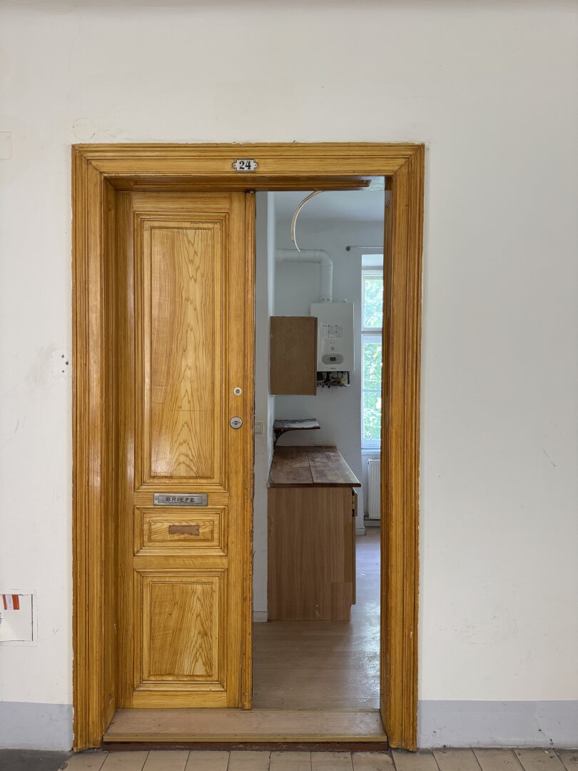 Wiener Altbau mit Potenzial – 2-Zimmer-Ruhelage mit grünem Innenhofblick